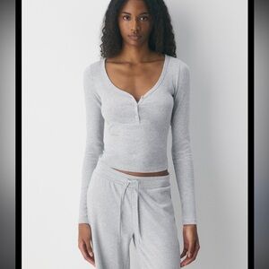 Aritzia HomeStretch Rib Acoustic Longsleeve woman’s small